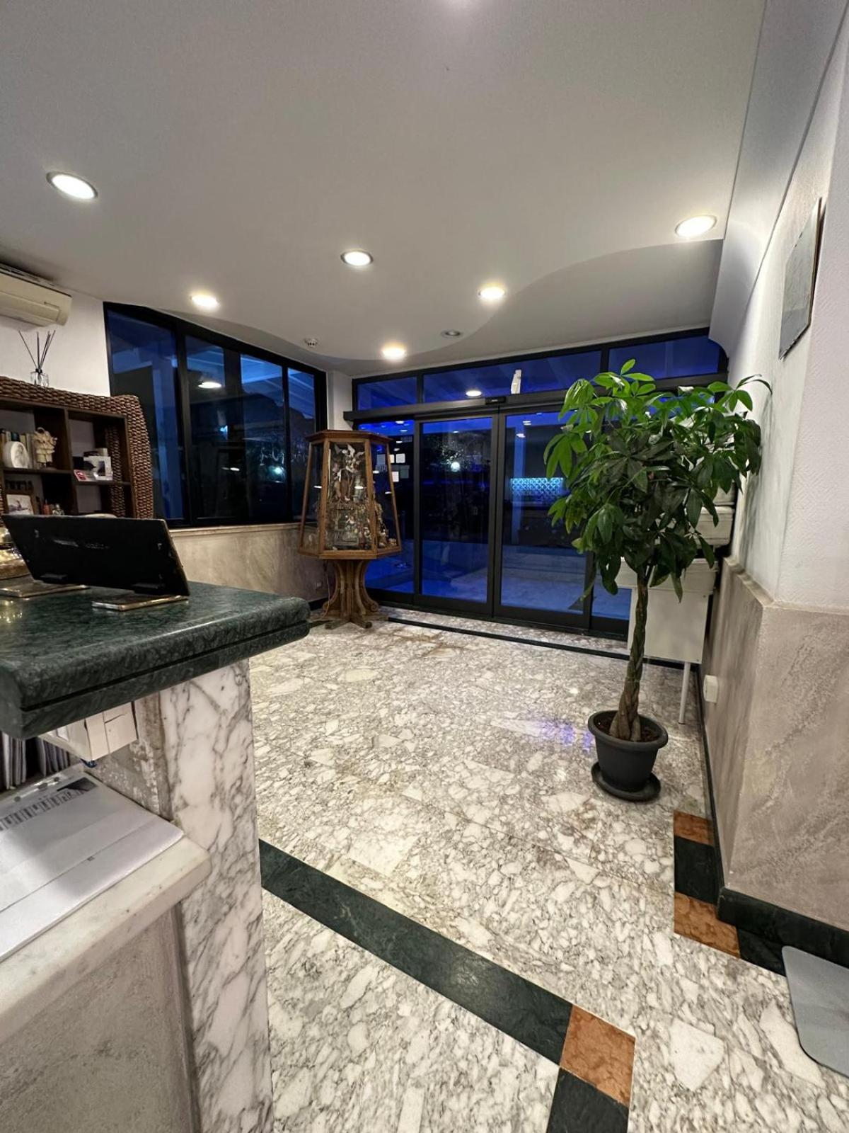 Hotel Clinton Casoria Luaran gambar