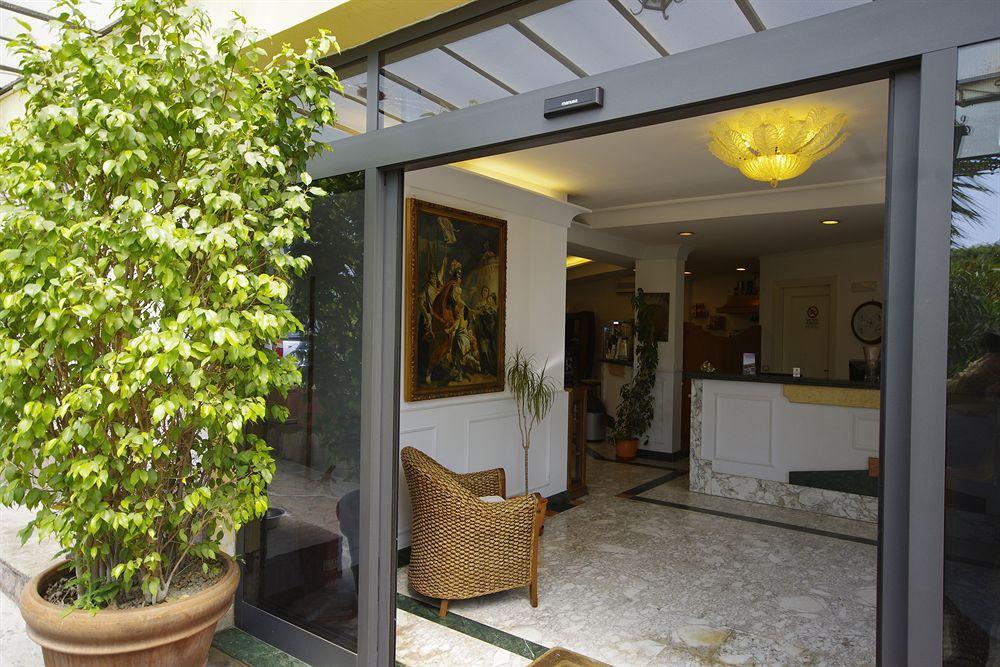 Hotel Clinton Casoria Luaran gambar