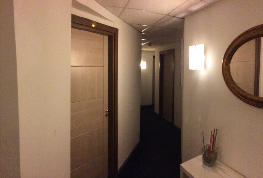 Hotel Clinton Casoria Luaran gambar