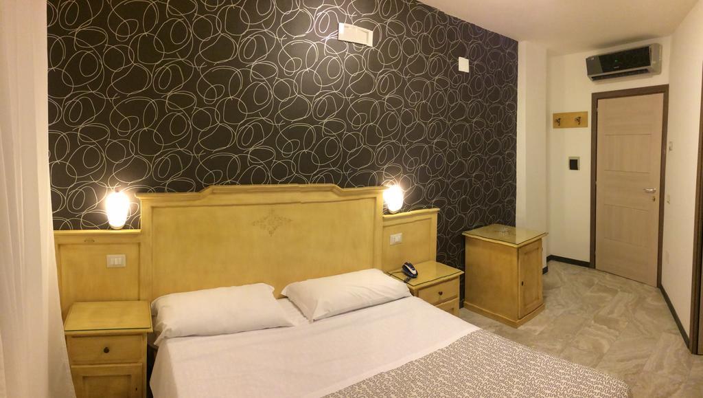 Hotel Clinton Casoria Luaran gambar