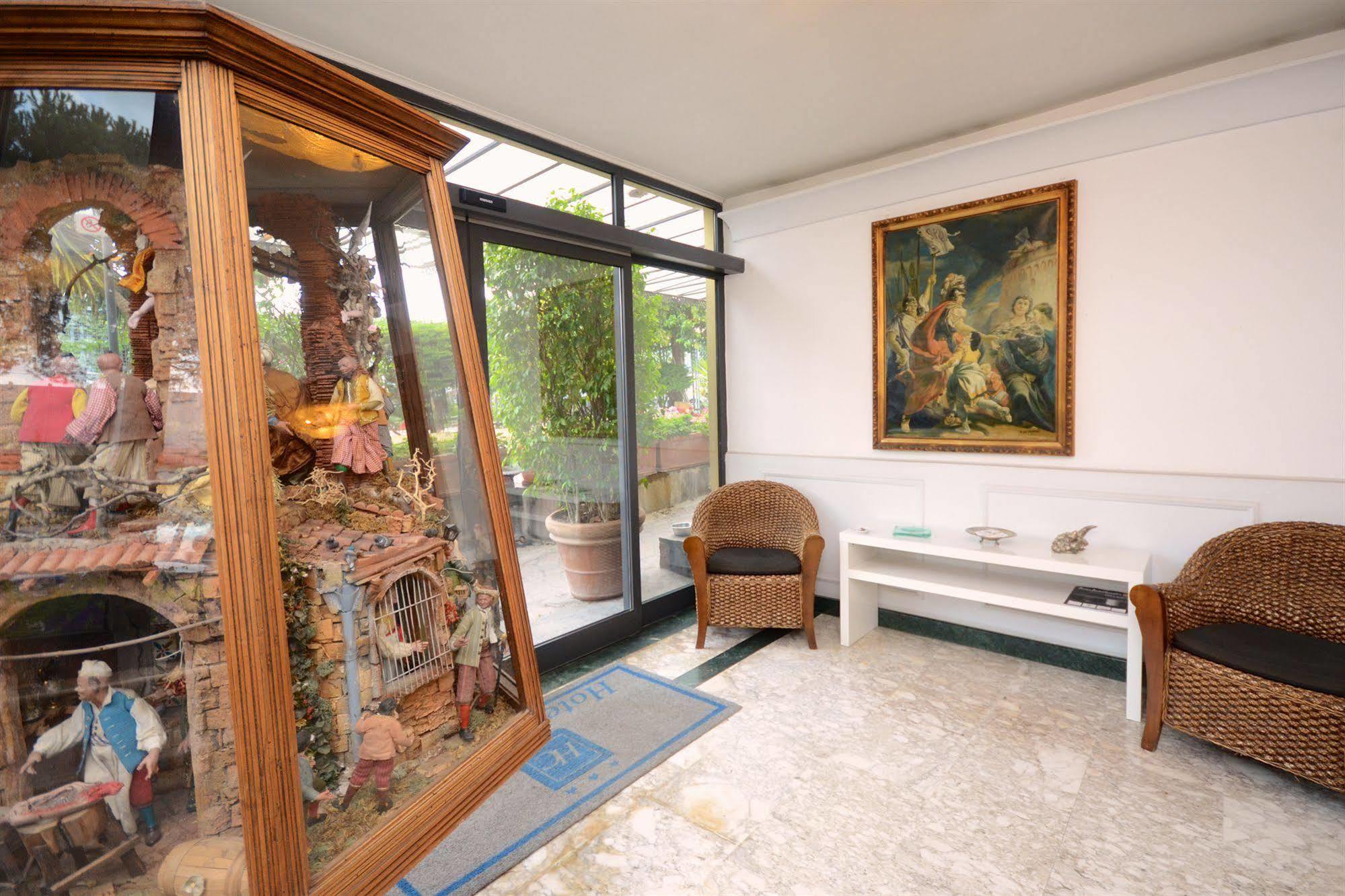 Hotel Clinton Casoria Luaran gambar