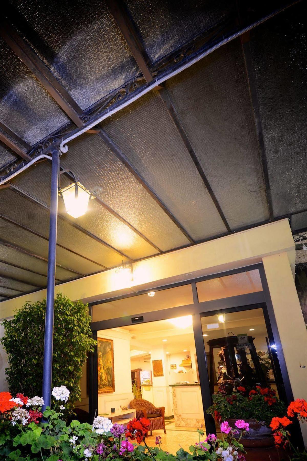 Hotel Clinton Casoria Luaran gambar