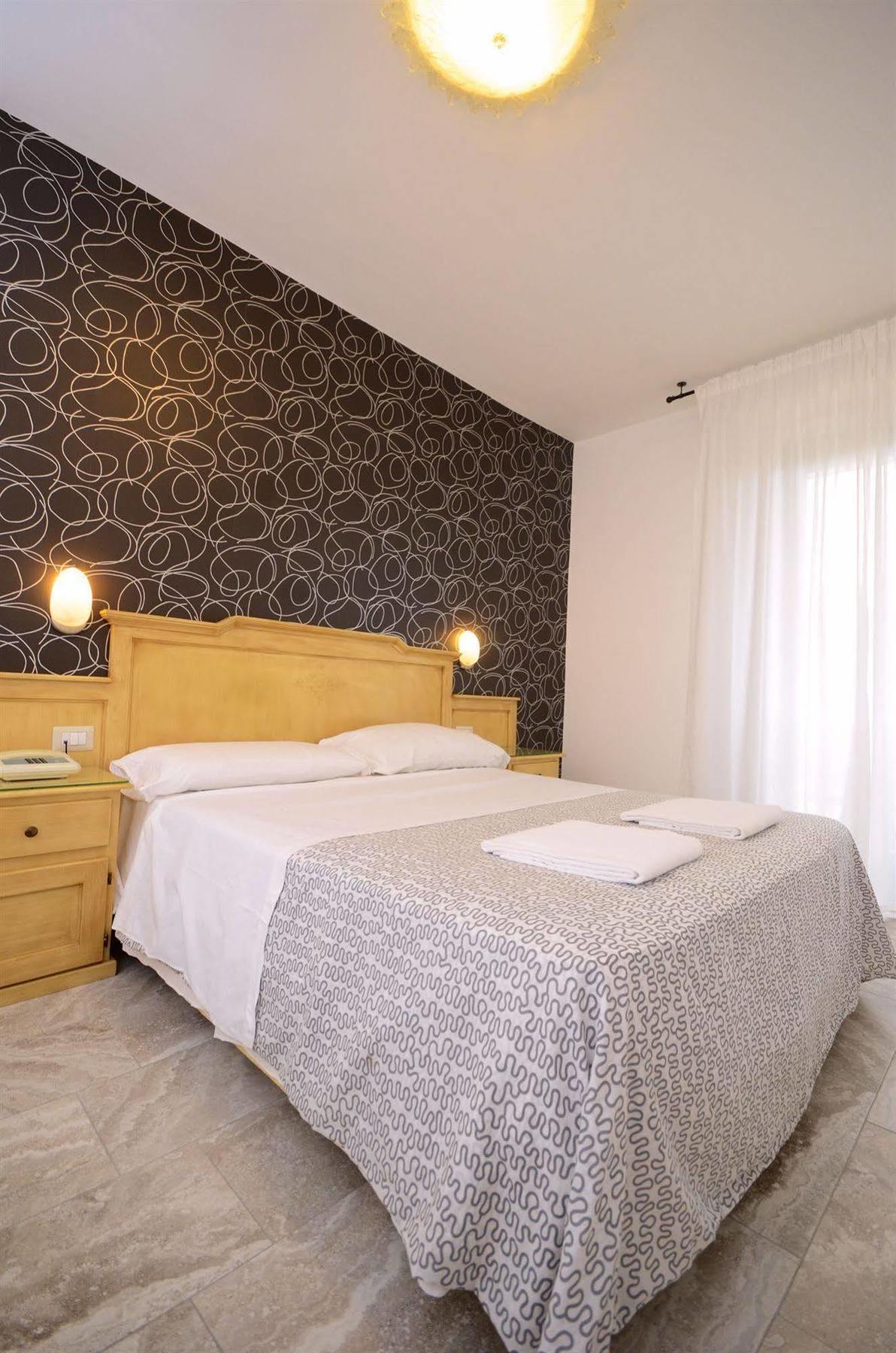 Hotel Clinton Casoria Luaran gambar
