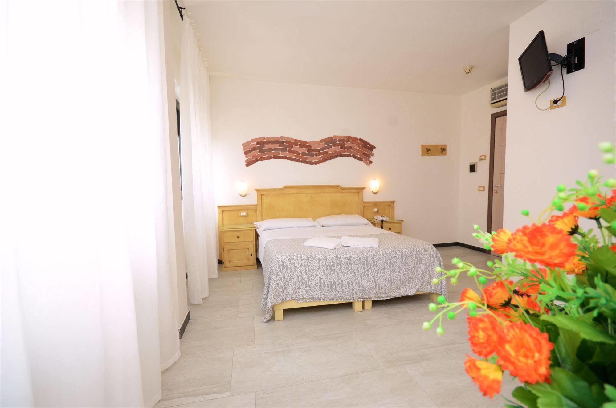 Hotel Clinton Casoria Luaran gambar