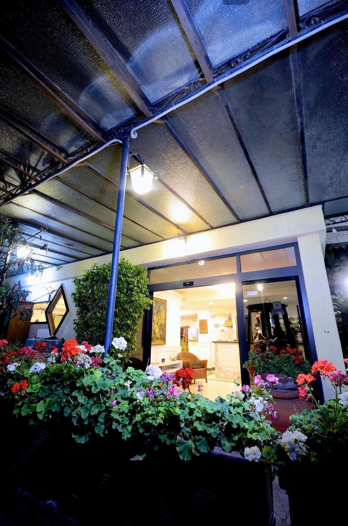 Hotel Clinton Casoria Luaran gambar