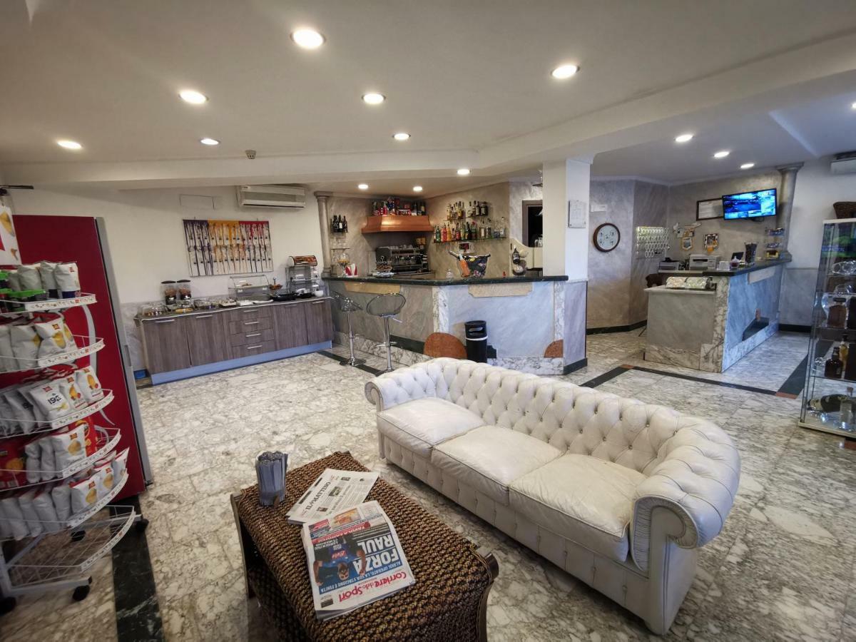 Hotel Clinton Casoria Luaran gambar